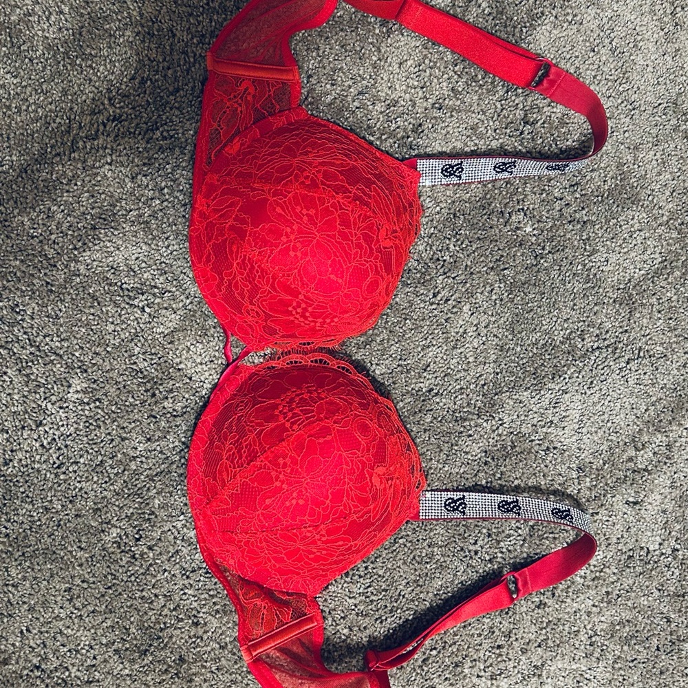 Victoria's Secret Scarlet Red Underwire Bra with Lace
